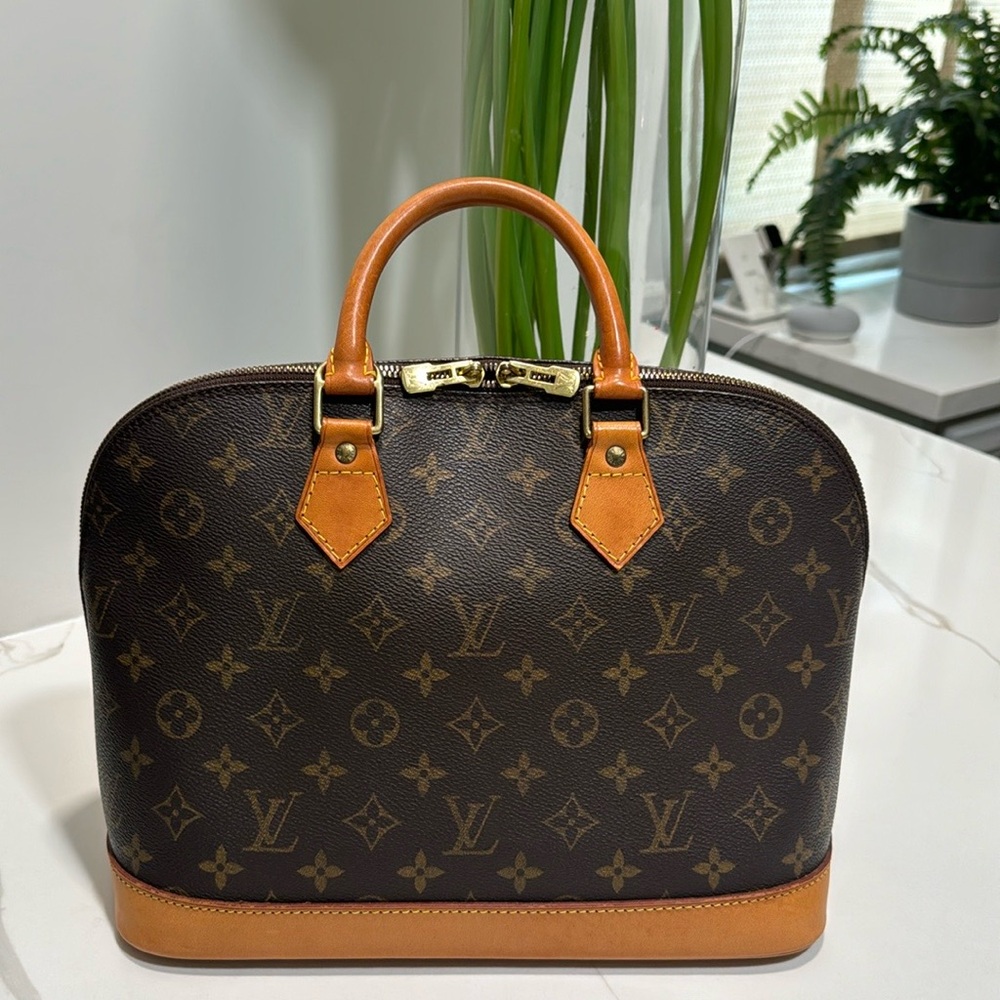 💯Authentic 👜 Louis Vuitton Monogram Alma PM with COA